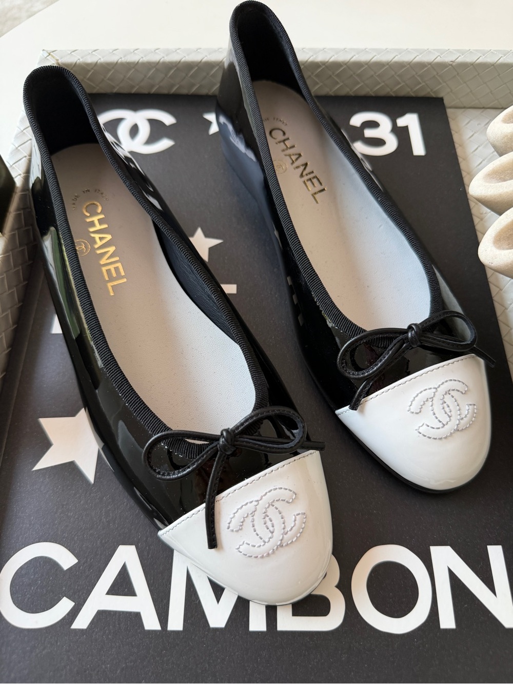 Chanel 26 Black Patent Leather White Cap Toe CC Logo Ballet Ballerina Flats - Picture 5 of 15